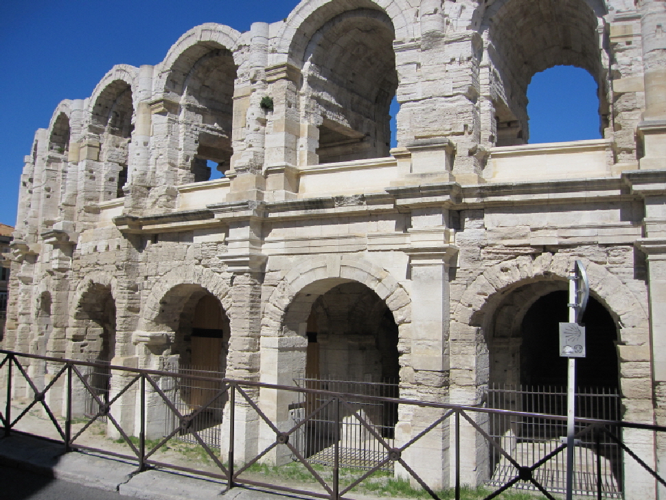 140429_arles_arena